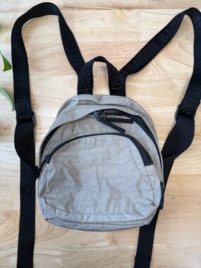 BAGGU Mini Backpack in Dove grey